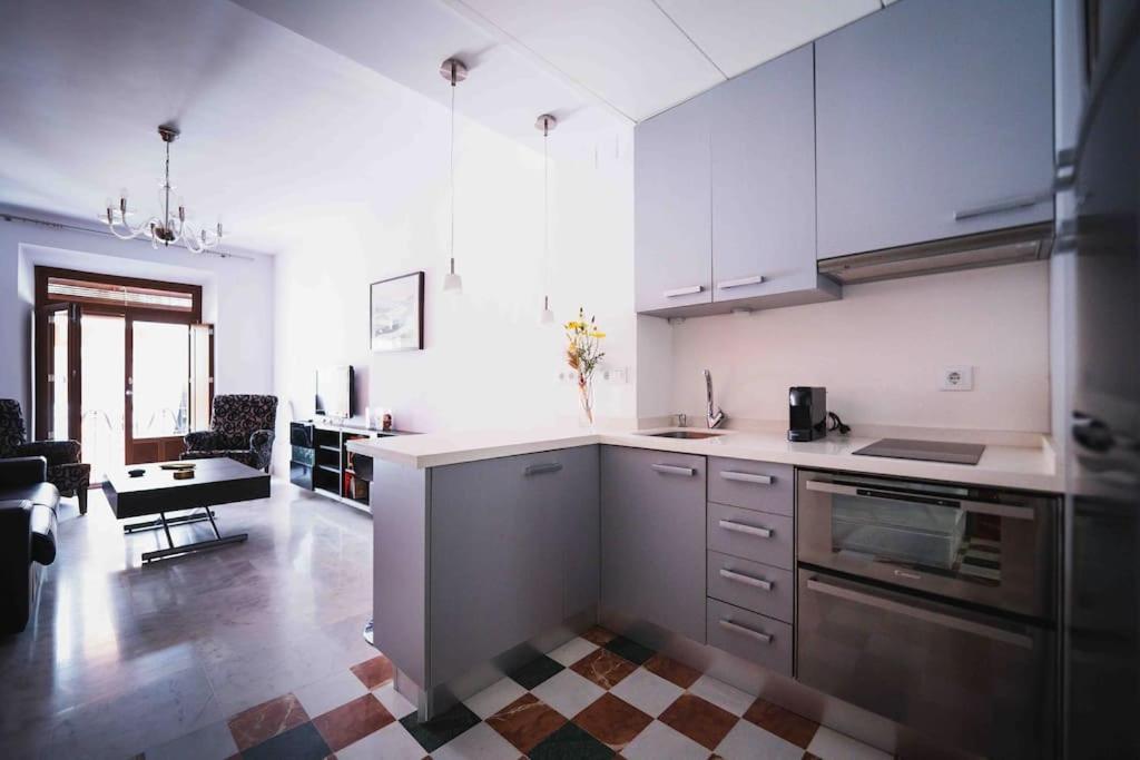 Atico Con Terraza Privada Cerca De La Catedral Apartment Seville Luaran gambar