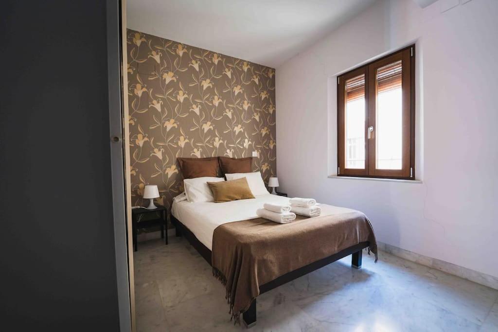Atico Con Terraza Privada Cerca De La Catedral Apartment Seville Luaran gambar