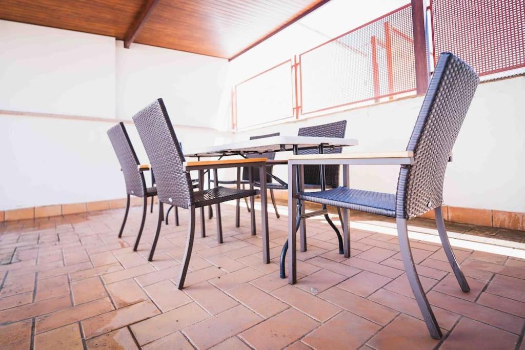Atico Con Terraza Privada Cerca De La Catedral Apartment Seville Luaran gambar